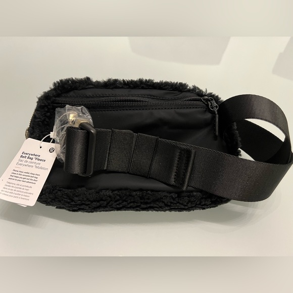LULULEMON Everywhere Belt Bag 1L Fleece Black - Picture 3 of 7